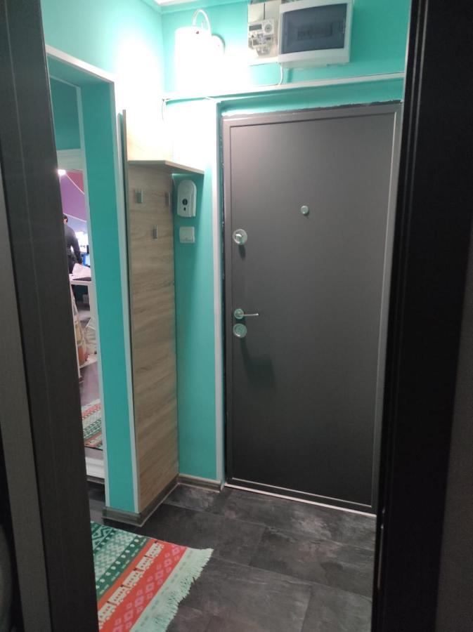 Private Room Near 3 Min Metrou Crangasi, 40 M2 Bucharest Exterior photo